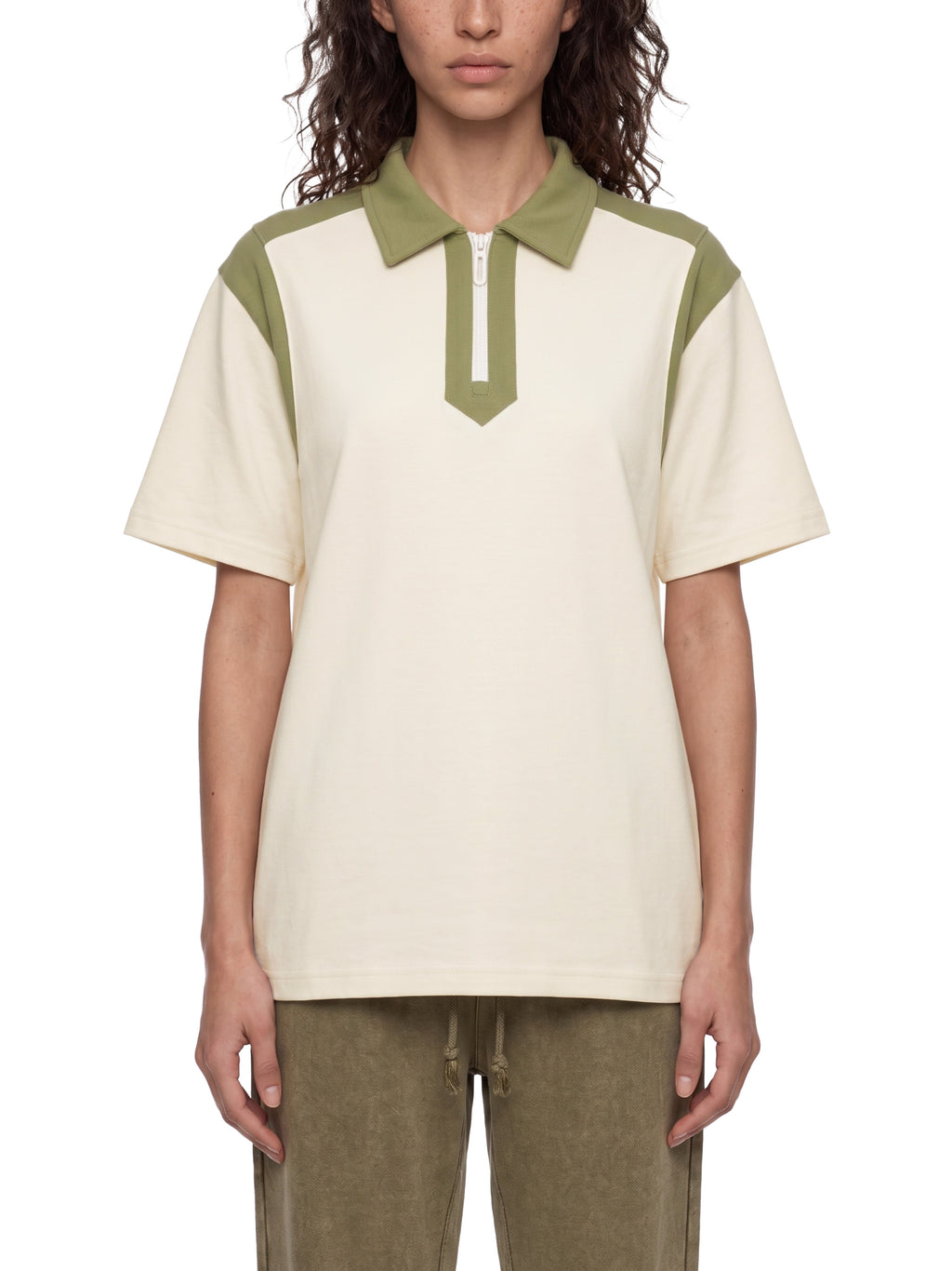 Polo Color Block Quarter Zip – Nowrocky™ — plecy modela i układ materiału