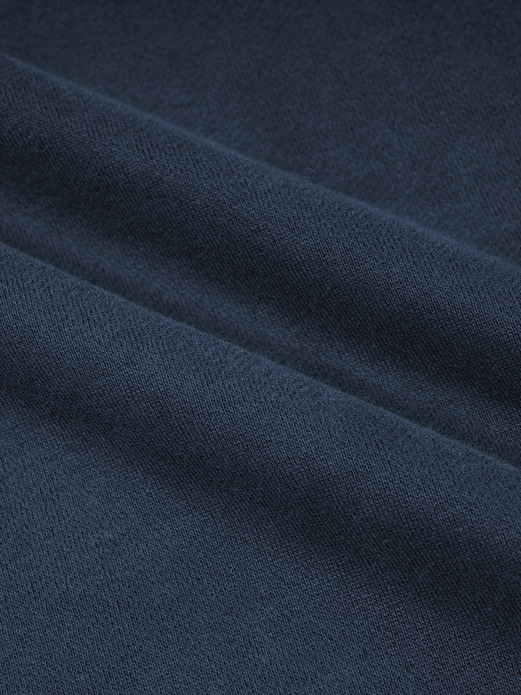 Spodnie Dresowe Heavyweight Fleece – Nowrocky™ — ujęcie trzy czwarte na modelu