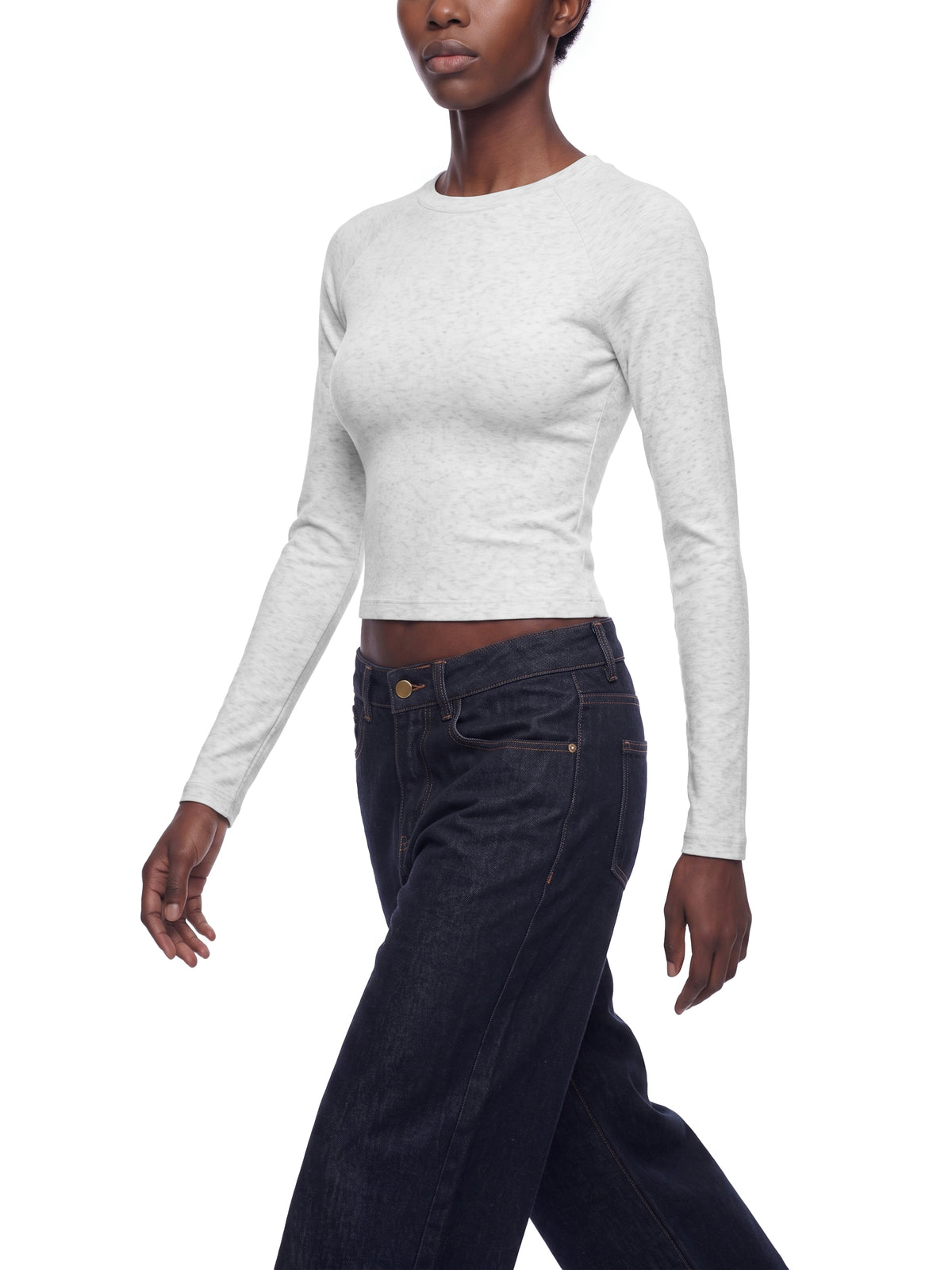 Longsleeve Slim Raglan Crop – Nowrocky™ — plecy i szerokość ramion z bliska